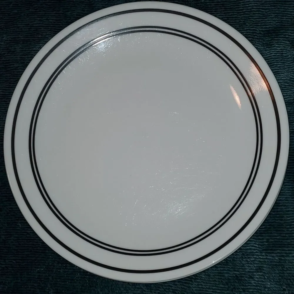 Classic Cafe in Black by‎ Corelle Set of Four 10.5